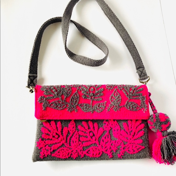 Crocus Embroidered wool handbag - Picture 2 of 7